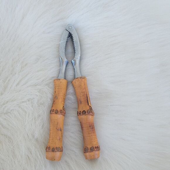 vintage nutcracker stainless with bamboo handles - Picture 2 of 2